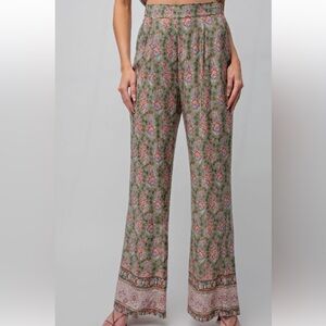 EASEL BORDER PRINTED PANTS size S NWT